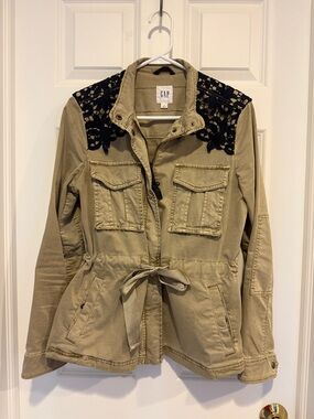 GAP Khaki Utility Jacket with Black Lace Shoulders size Small